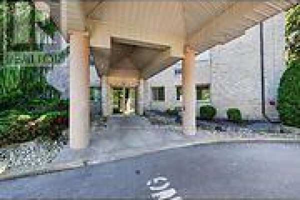 108 - 3364 Montrose Road, Niagara Falls, ON L2H0J8 Photo 2