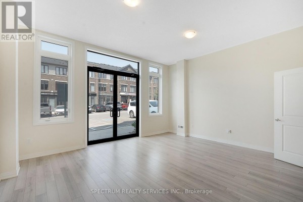 Living room - 108 - 585 Colborne Street E, Brantford, ON N3S0K4 Photo 4