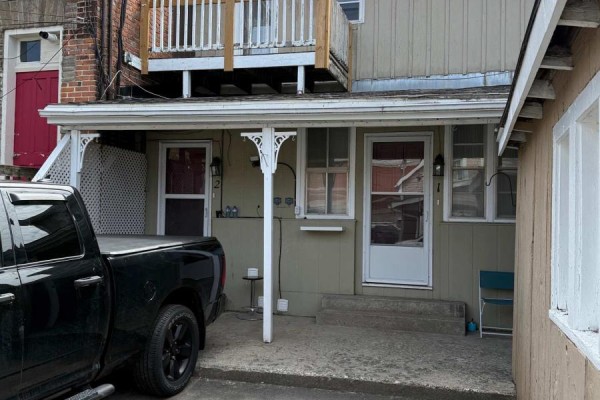 108-112 King Street W, Brockville, ON K6V3P9 Photo 2