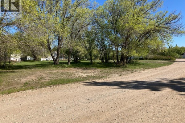 108-114 Kingsway Drive, Nipawin, SK S0E1E0 Photo 4