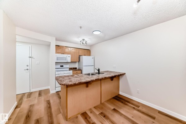 Dining room - #108 12838 65 St Nw, Edmonton, AB T5A5H3 Photo 2