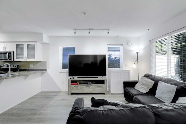 108 13958 108 Avenue, Surrey, BC V3T0B4 Photo 3