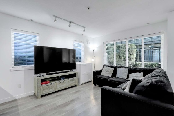 108 13958 108 Avenue, Surrey, BC V3T0B4 Photo 4