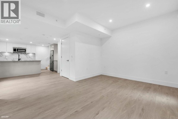 108 2085 E 1 Avenue, Vancouver, BC V5N1B6 Photo 2