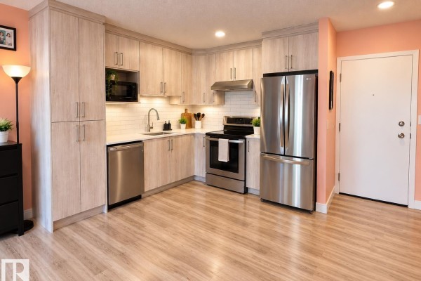 Kitchen - #108 2624 Mill Woods Rd E Nw, Edmonton, AB T6L5K7 Photo 2