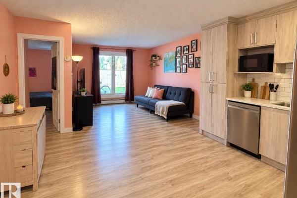 Primary Bedroom - #108 2624 Mill Woods Rd E Nw, Edmonton, AB T6L5K7 Photo 3