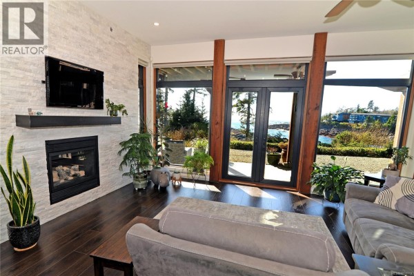 108 554 Marine Dr, Ucluelet, BC, photo 2