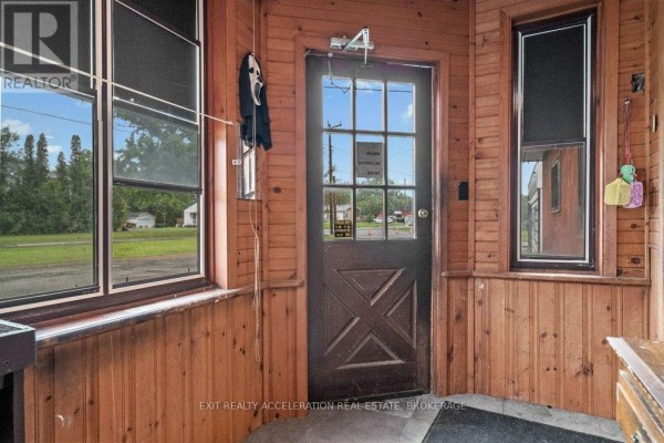 Bathroom - 108 Dundas Street, Deseronto), ON K0K1X0 Photo 4