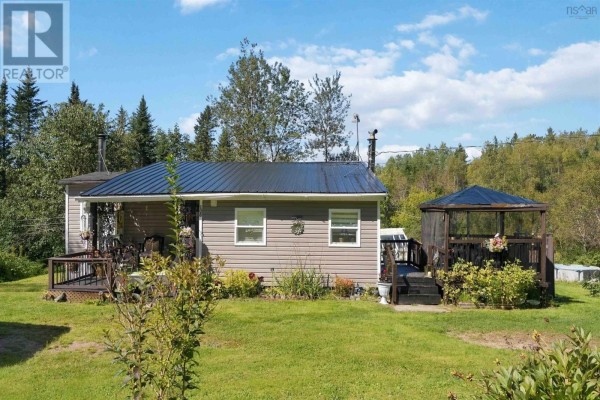 Mud room - 108 English Mountain Road, Canaan, NS B4N4K1 Photo 3