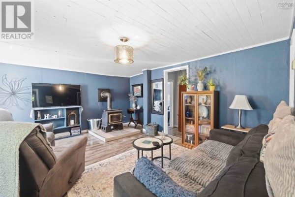 Living room - 108 English Mountain Road, Canaan, NS B4N4K1 Photo 5
