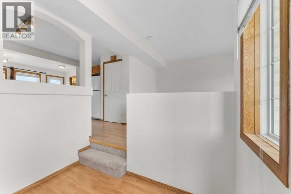 Bedroom - 108 Everstone Rise Sw, Calgary, AB T2Y4J7 Photo 2