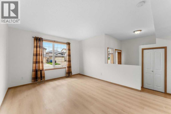4pc Bathroom - 108 Everstone Rise Sw, Calgary, AB T2Y4J7 Photo 4