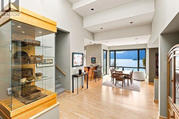 108 Furry Creek Drive, West Vancouver, BC V8B1A3 Photo 3