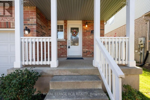 Living room - 108 Glengarry Road, Orangeville, ON L9W5E4 Photo 3