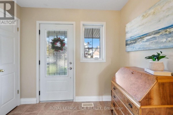 Kitchen - 108 Glengarry Road, Orangeville, ON L9W5E4 Photo 4