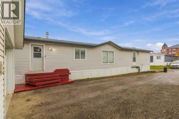 Bedroom - 108 Gregoire Crescent, Fort Mcmurray, AB T9H2L2 Photo 5