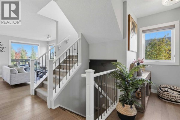 Hall - 108 Hillcrest Avenue Sw, Airdrie, AB T4B4C8 Photo 4
