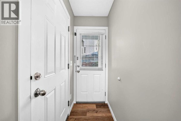 2pc Bathroom - 108 New Brighton Point Se, Calgary, AB T2Z1B8 Photo 3
