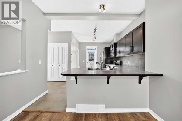 Living room - 108 New Brighton Point Se, Calgary, AB T2Z1B8 Photo 5
