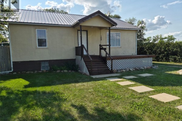 Living room - 108 Phillips Street, Coleville, SK S0L0K0 Photo 2