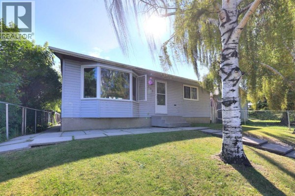 Other - 108 Pinecliff Way Ne, Calgary, AB T1Y3X3 Photo 2