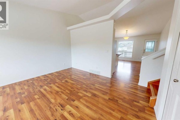 3pc Bathroom - 108 Pinnacle Boulevard, Grande Prairie, AB T8W2V7 Photo 4