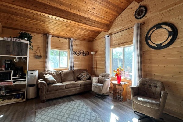 108 Strathcona Drive, Pelican Lake, MB R0K0C0 Photo 5