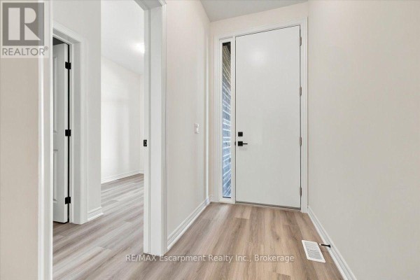 Great room - 108 Valley Trail Place, Hamilton, ON L8B2A2 Photo 5