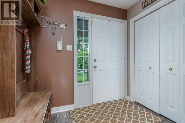 Kitchen - 108 Walsh Crescent, Stratford, ON N5A7X7 Photo 4