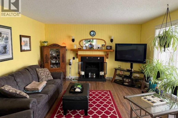 10801 92 Street, Peace River, AB, photo 3