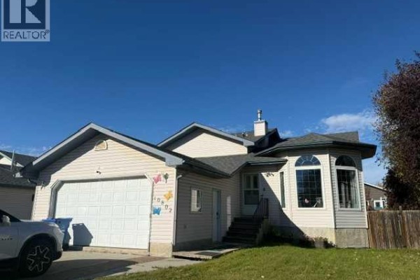 Residential for sale at 10802 105 Street, High Level, AB - MLS® QoNr7t