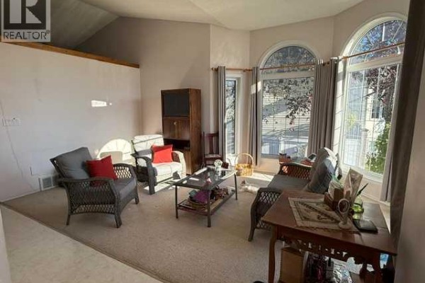10802 105 Street, High Level, AB, photo 3