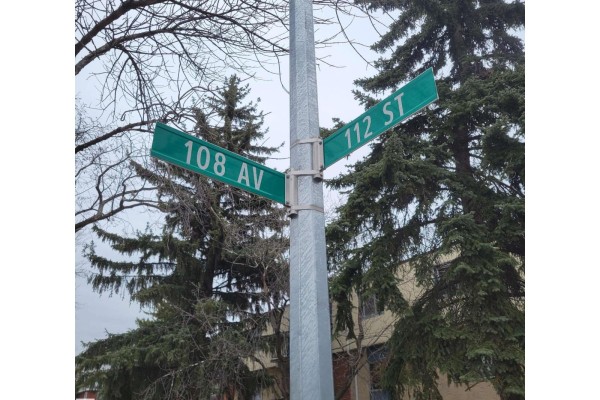 10802 112 St Nw, Edmonton, AB T5H3H3 Photo 2