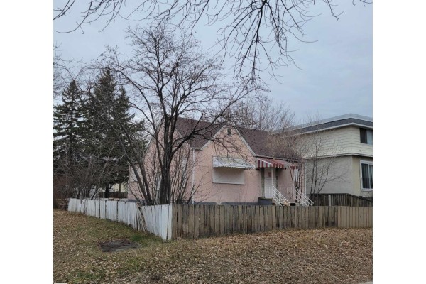 10802 112 St Nw, Edmonton, AB T5H3H3 Photo 3