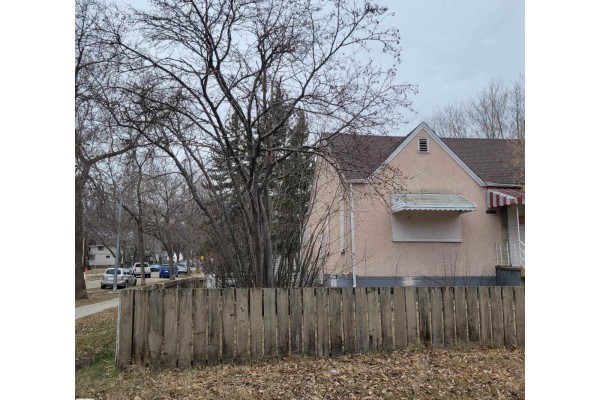 10802 112 St Nw, Edmonton, AB T5H3H3 Photo 4
