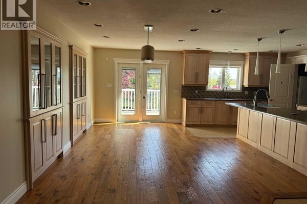 10807 104 Street, High Level, AB, photo 2