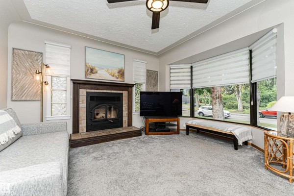 10807 136 St Nw, Edmonton, AB, photo 3