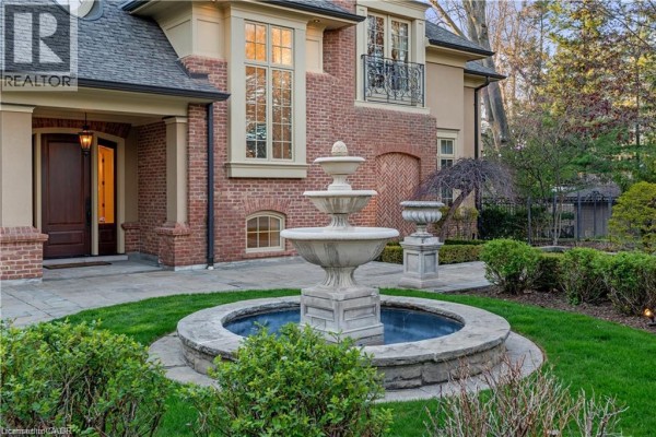 1081 Argyle Drive, Oakville, ON, photo 2