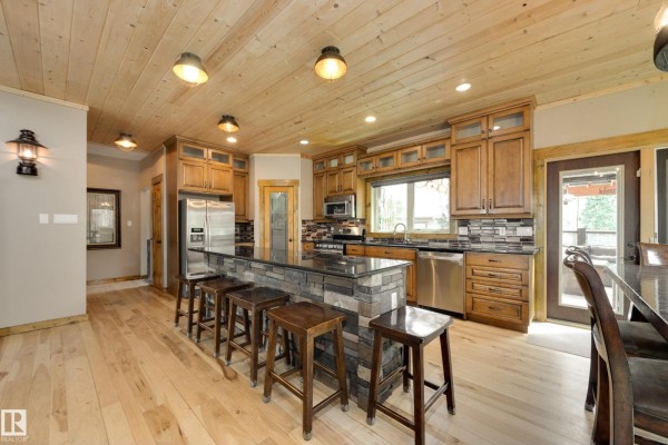 Kitchen - 10811 67 St Nw, Edmonton, AB T6A2S3 Photo 3