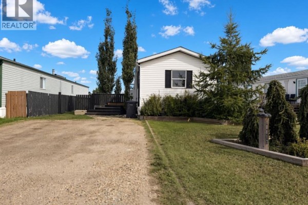 Bedroom - 10817 97 Street, Clairmont, AB T8X5E3 Photo 2