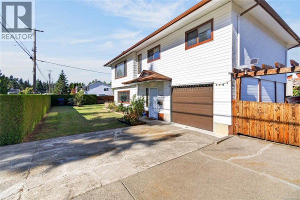 Entrance - 1083 26th St, Courtenay, BC V9N7G1 Photo 4