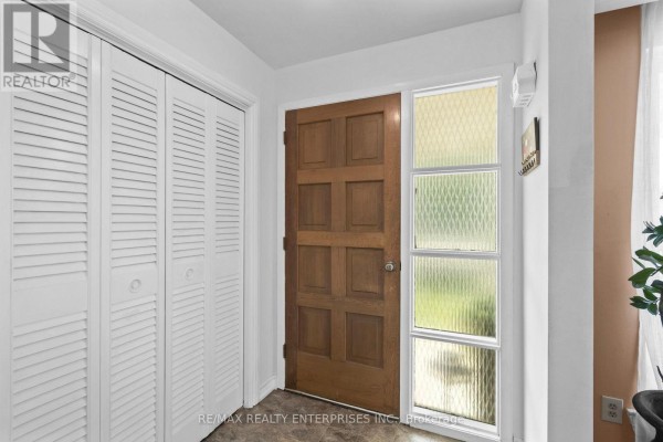 Bathroom - 1083 Melton Drive, Mississauga, ON L4Y1L3 Photo 4
