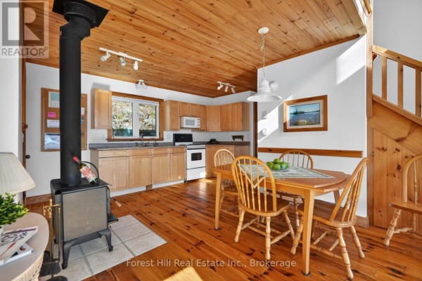 10835 Raven Lake West Shore Township, Algonquin Highlands, ON P0A1E0 Photo 4