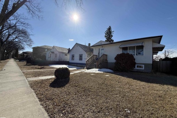 10835/39/45/49 73 Av Nw, Edmonton, AB T6E1C8 Photo 3