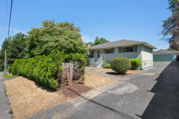 10836 128 Street, Surrey, BC V3T3A3 Photo 2