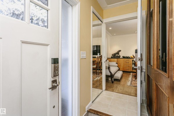 Family room - 10839 80 Avenue Nw, Edmonton, AB T6E1V9 Photo 4