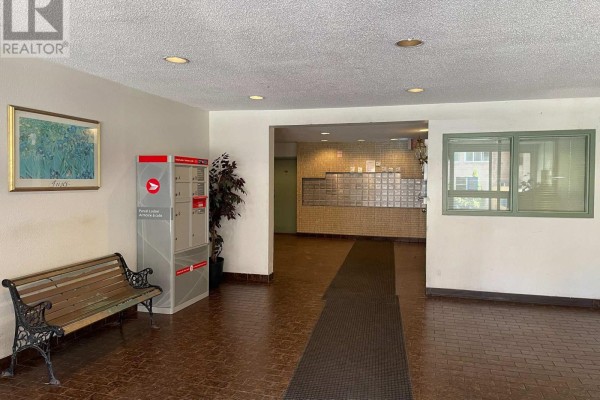 Dining room - 1084 - 100 Mornelle Court, Toronto, ON M1E4X2 Photo 2