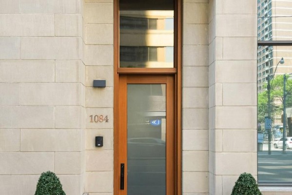 Family room - 1084 Bay Street, Toronto, ON M5S0A3 Photo 2
