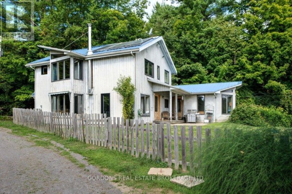 1084 Moon Road, Frontenac, ON, photo 2
