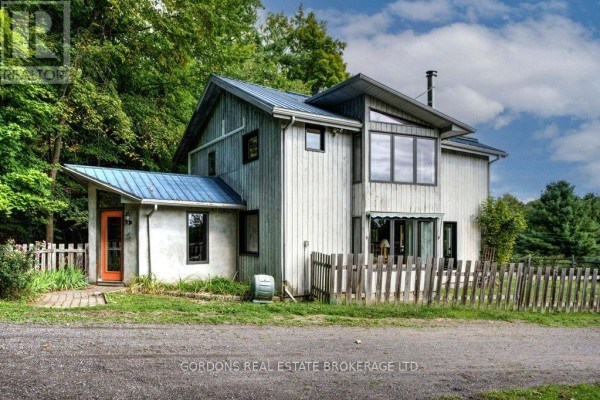 1084 Moon Road, Frontenac, ON, photo 3